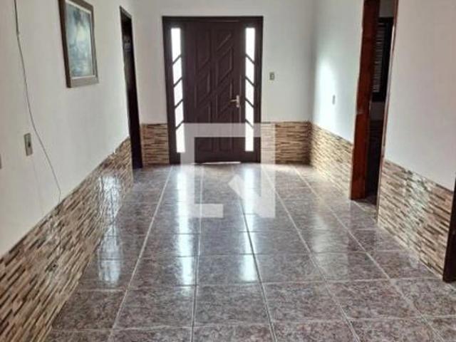 Casa / Sobrado para Locação em Porto Alegre/RS Sarandi 3 Quartos