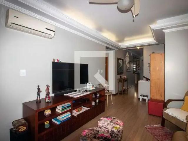 Casa / Sobrado para Locação em Porto Alegre/RS Sarandi 3 Quartos