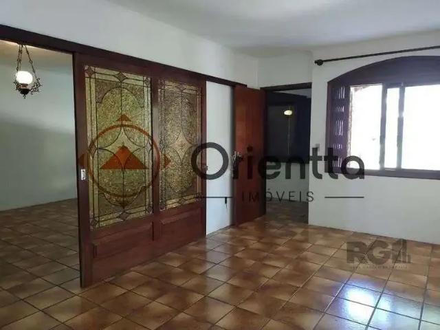 Casa / Sobrado para Locação em Porto Alegre/RS Sarandi 3 Quartos