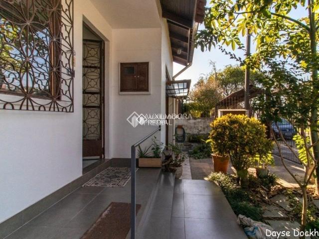 Casa / Sobrado para Locação em Porto Alegre/RS Sarandi 3 Quartos