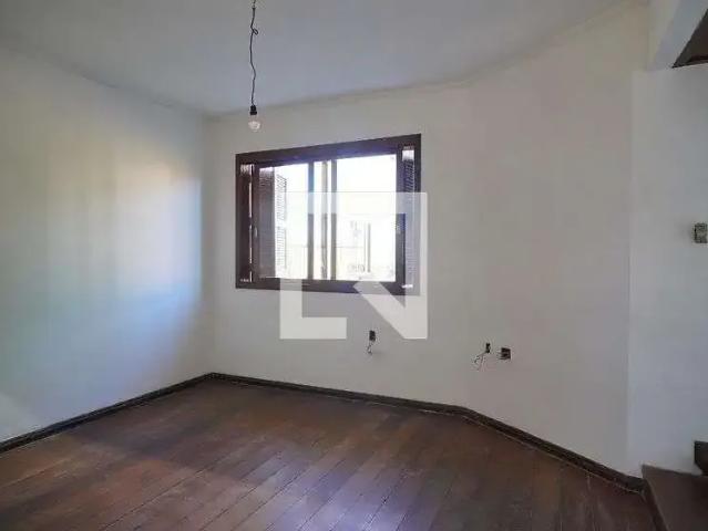 Casa / Sobrado para Locação em Porto Alegre/RS Sarandi 3 Quartos