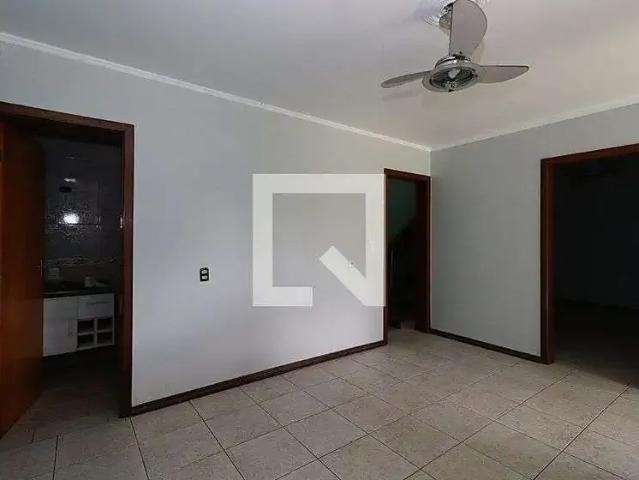 Casa / Sobrado para Locação em Porto Alegre/RS Sarandi 3 Quartos