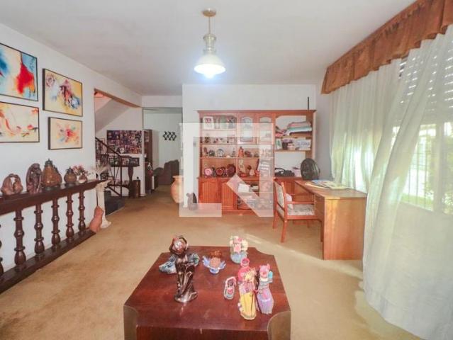 Casa / Sobrado para Locação em Porto Alegre/RS Sarandi 3 Quartos