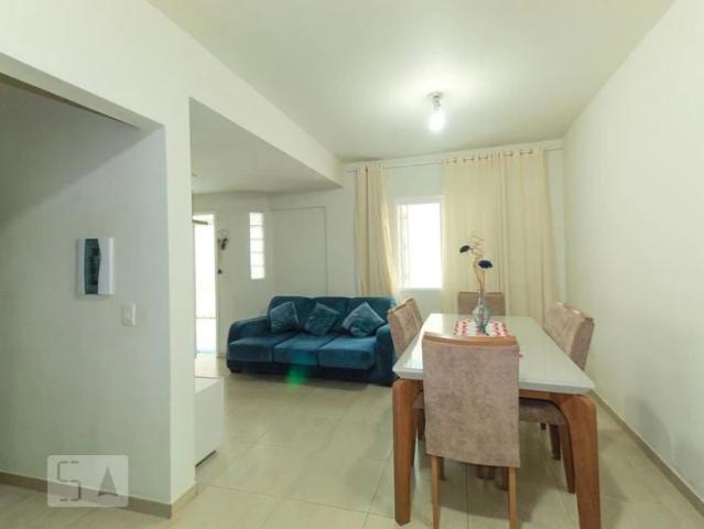 Casa / Sobrado para Locação em Porto Alegre/RS Partenon 3 Quartos
