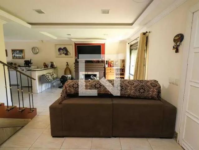 Casa / Sobrado para Locação em Porto Alegre/RS Partenon 3 Quartos