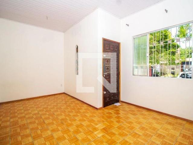 Casa / Sobrado para Locação em Porto Alegre/RS Partenon 2 Quartos