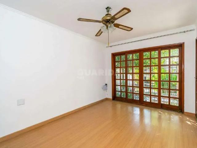 Casa / Sobrado para Locação em Porto Alegre/RS Partenon 4 Quartos
