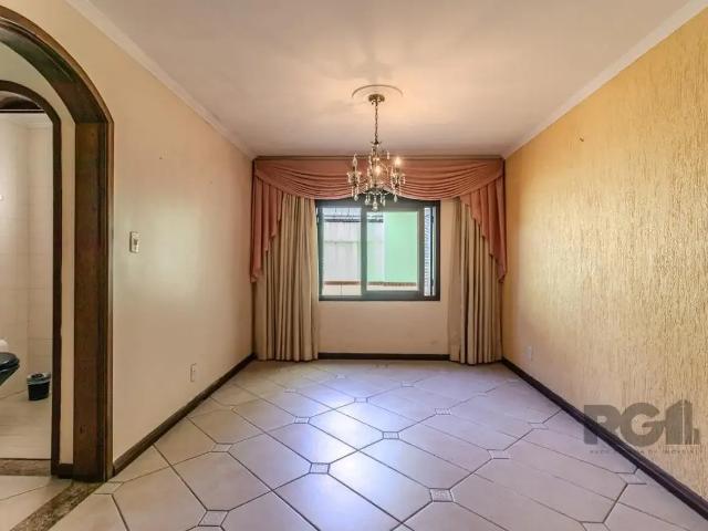 Casa / Sobrado para Locação em Porto Alegre/RS Partenon 5 Quartos