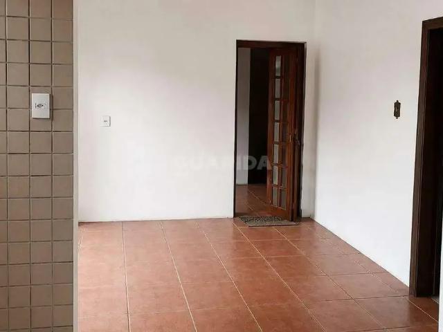 Casa / Sobrado para Locação em Porto Alegre/RS Partenon 5 Quartos