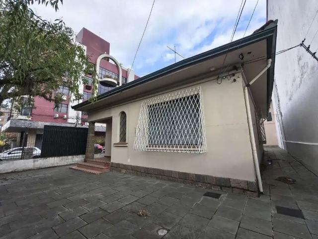 Casa / Sobrado para Locação em Porto Alegre/RS Passo da Areia 3 Quartos