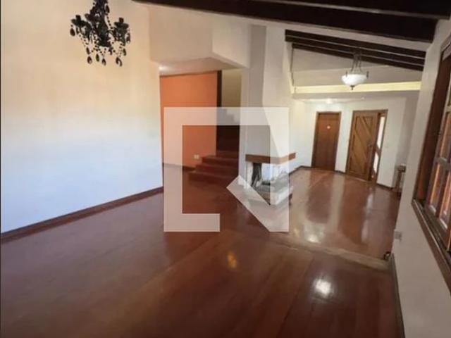 Casa / Sobrado para Locação em Porto Alegre/RS Passo da Areia 3 Quartos