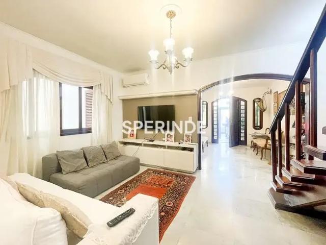 Casa / Sobrado para Locação em Porto Alegre/RS Petrópolis 4 Quartos