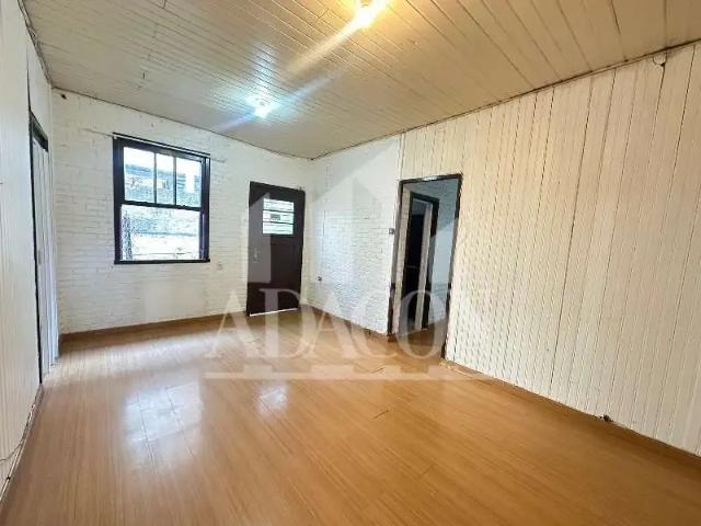Casa / Sobrado para Locação em Porto Alegre/RS Petrópolis 2 Quartos