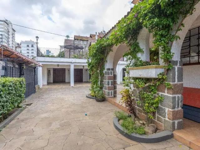 Casa / Sobrado para Locação em Porto Alegre/RS Petrópolis 3 Quartos