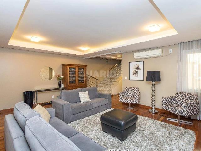 Casa / Sobrado para Locação em Porto Alegre/RS Petrópolis 3 Quartos