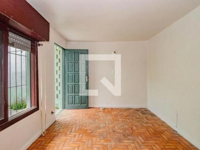 Casa / Sobrado para Locação em Porto Alegre/RS Rubem Berta 3 Quartos