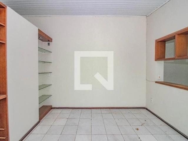 Casa / Sobrado para Locação em Porto Alegre/RS Rubem Berta 1 Quartos