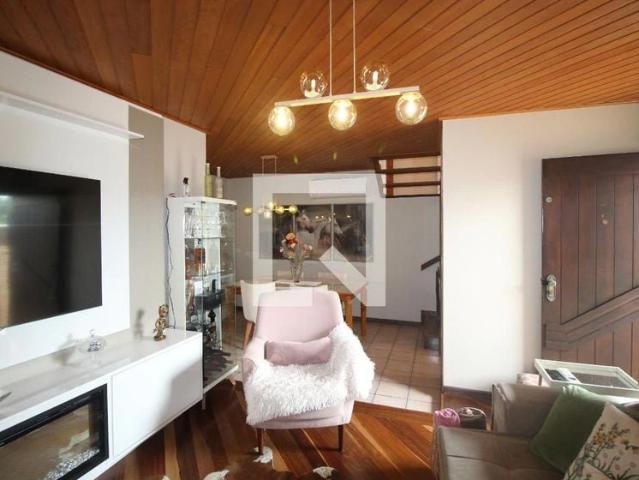 Casa / Sobrado para Locação em Porto Alegre/RS Rubem Berta 4 Quartos