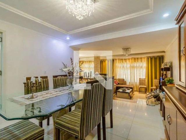 Casa / Sobrado para Locação em Porto Alegre/RS Teresópolis 6 Quartos