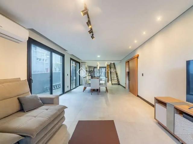 Casa / Sobrado para Locação em Porto Alegre/RS Três Figueiras 4 Quartos