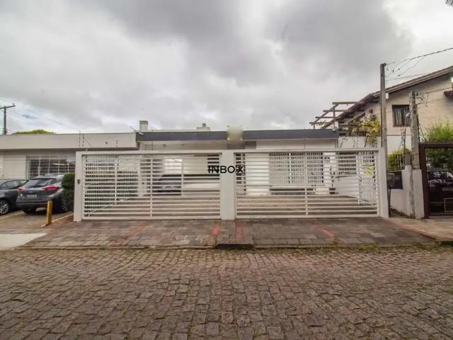 Casa / Sobrado para Locação em Porto Alegre/RS Três Figueiras 4 Quartos