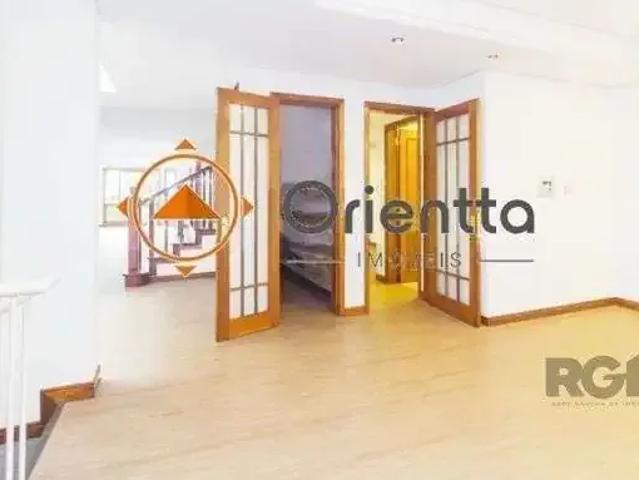Casa / Sobrado para Locação em Porto Alegre/RS Três Figueiras 4 Quartos