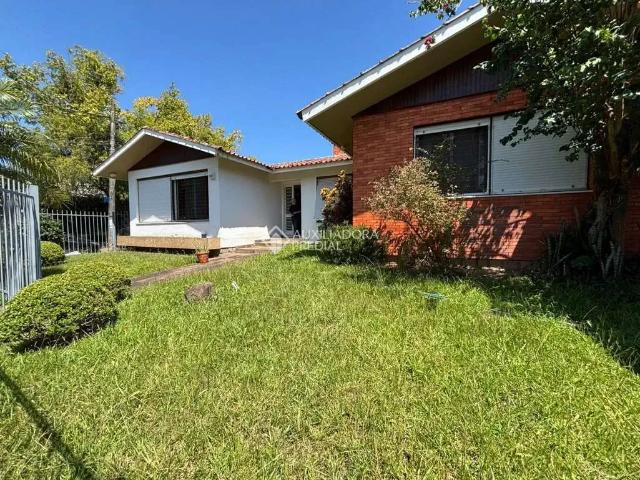 Casa / Sobrado para Locação em Porto Alegre/RS Três Figueiras 4 Quartos