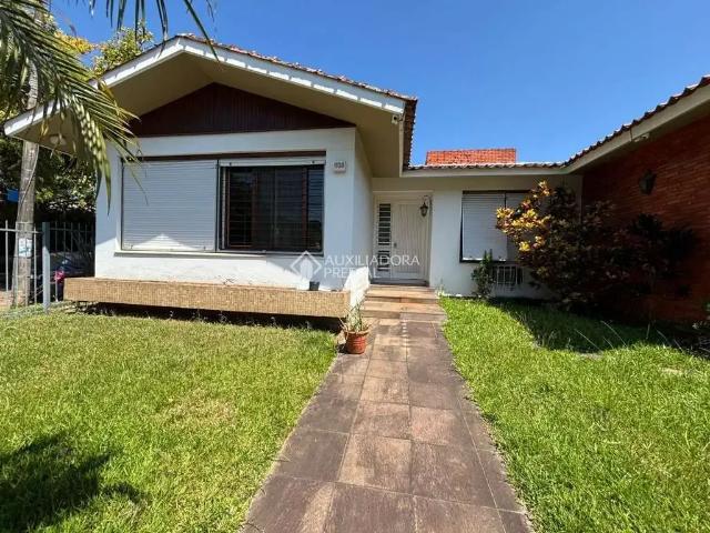 Casa / Sobrado para Locação em Porto Alegre/RS Três Figueiras 4 Quartos