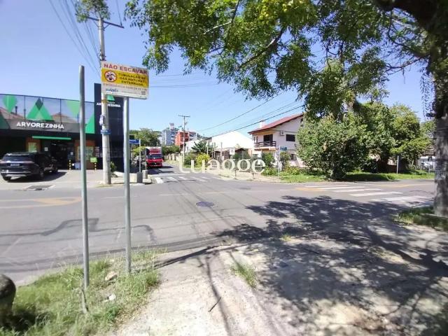 Casa / Sobrado para Locação em Porto Alegre/RS Tristeza 3 Quartos