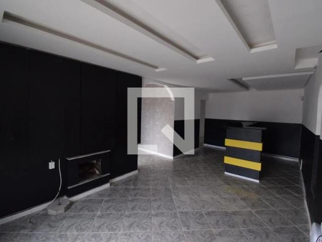 Casa / Sobrado para Locação em Porto Alegre/RS Tristeza 4 Quartos