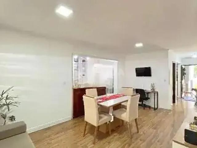 Casa / Sobrado para Locação em Porto Alegre/RS Tristeza 4 Quartos