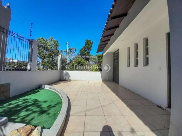 Casa / Sobrado para Locação em Porto Alegre/RS Tristeza 4 Quartos