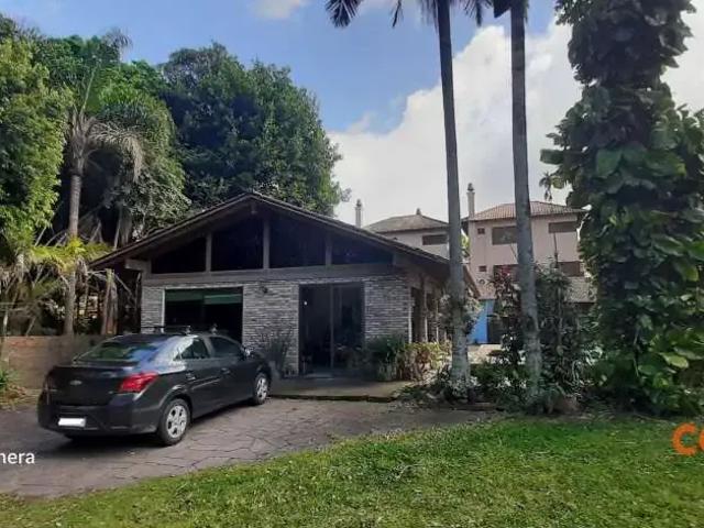 Casa / Sobrado para Locação em Porto Alegre/RS Tristeza 4 Quartos