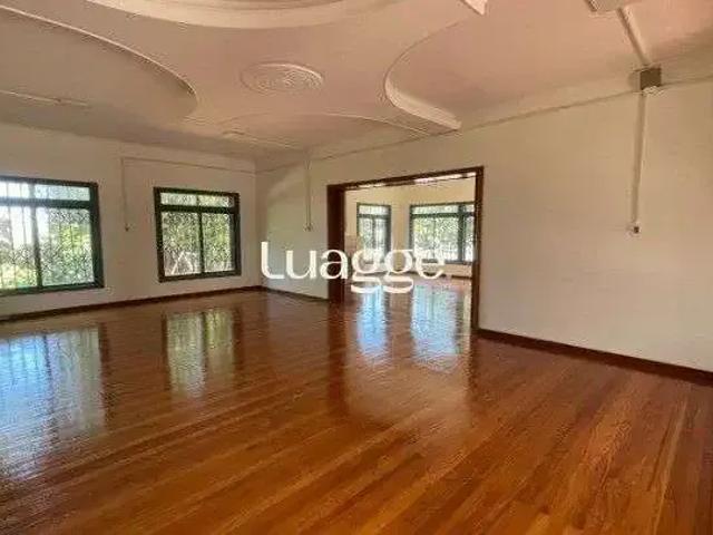 Casa / Sobrado para Locação em Porto Alegre/RS Tristeza 5 Quartos