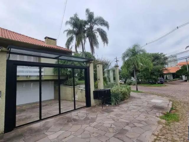 Casa / Sobrado para Locação em Porto Alegre/RS Vila Assunção 3 Quartos