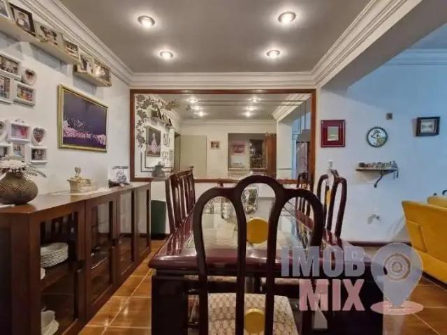 Casa / Sobrado para Locação em Porto Alegre/RS Vila Ipiranga 5 Quartos