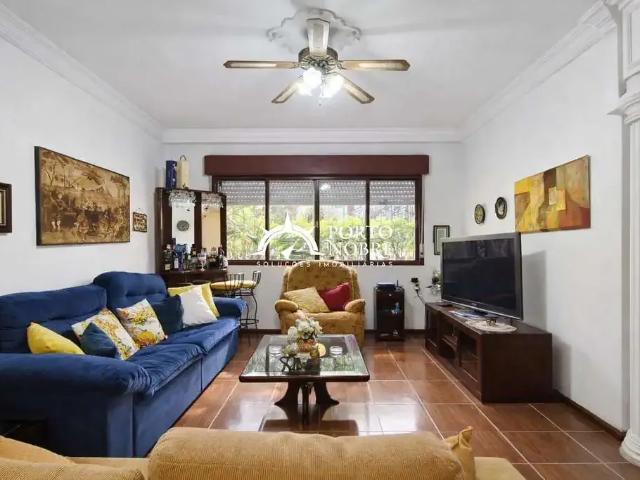 Casa / Sobrado para Locação em Porto Alegre/RS Vila Ipiranga 5 Quartos