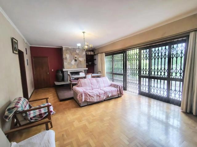 Casa / Sobrado para Locação em Porto Alegre/RS Vila Ipiranga 3 Quartos