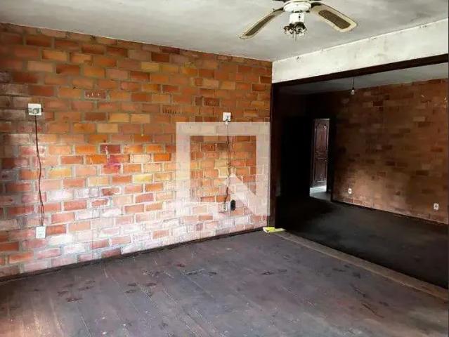 Casa / Sobrado para Locação em Porto Alegre/RS Vila Ipiranga 3 Quartos