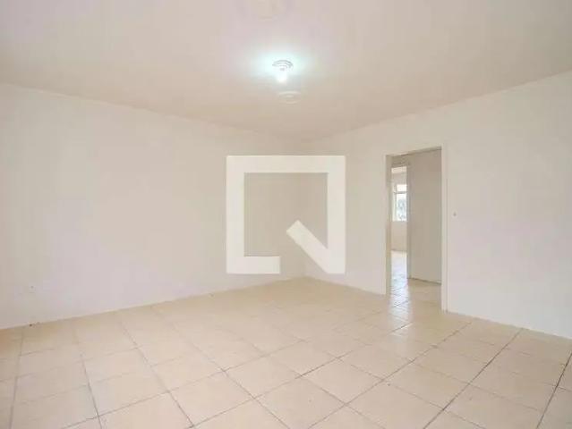 Casa / Sobrado para Locação em Porto Alegre/RS Vila Jardim 3 Quartos