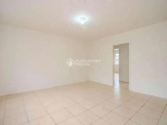 Casa / Sobrado para Locação em Porto Alegre/RS Vila Jardim 3 Quartos