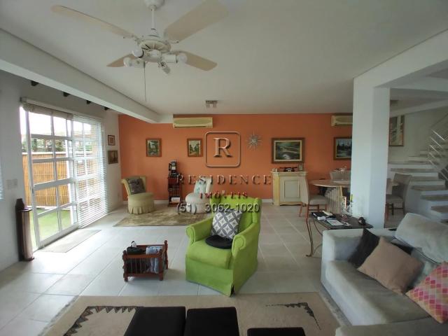 Casa / Sobrado para Locação em Porto Alegre/RS Vila Jardim 4 Quartos
