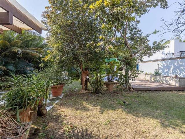 Casa / Sobrado para Locação em Porto Alegre/RS Vila Jardim 4 Quartos