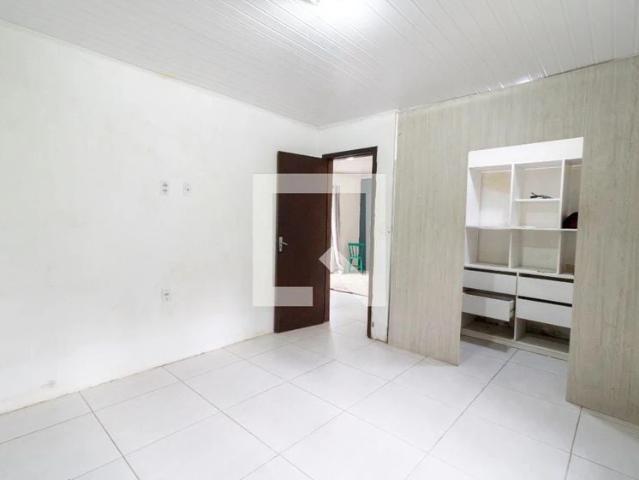 Casa / Sobrado para Locação em Porto Alegre/RS Vila Nova 3 Quartos