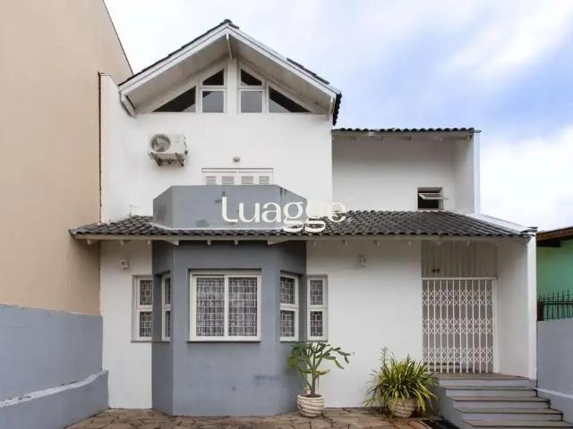 Casa / Sobrado para Locação em Porto Alegre/RS Vila Nova 3 Quartos