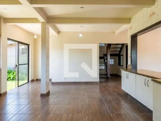 Casa / Sobrado para Locação em Porto Alegre/RS Vila Operária 4 Quartos