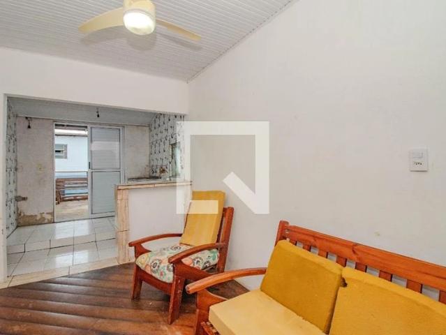 Casa / Sobrado para Locação em Porto Alegre/RS Vila Operária 4 Quartos