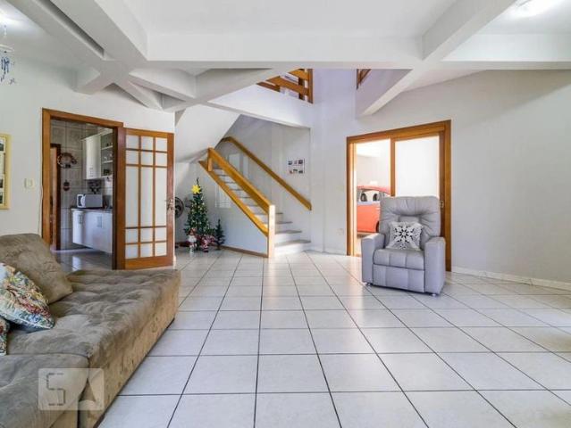 Casa / Sobrado para Locação em Porto Alegre/RS Vila São José 4 Quartos