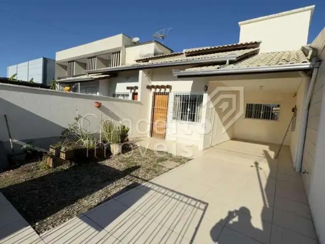 Casa / Sobrado para Locação em Porto Belo/SC Balneário Perequê 2 Quartos