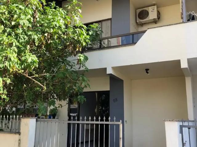 Casa / Sobrado para Locação em Porto Belo/SC Balneário Perequê 2 Quartos